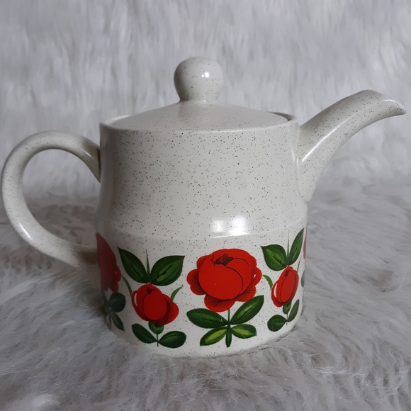 VTG Ellgreave Ironstone Roses Teapot - Picture 1 of 7